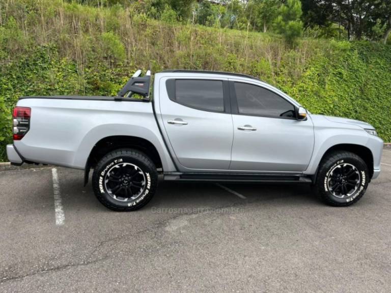 MITSUBISHI - L200 TRITON - 2023/2023 - Prata - R$ 205.000,00