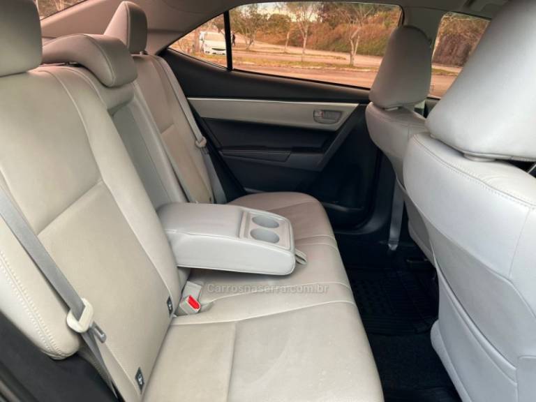 TOYOTA - COROLLA - 2018/2018 - Preta - R$ 94.000,00