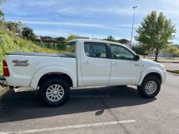 TOYOTA - HILUX - 2013/2013 - Branca - R$ 117.000,00