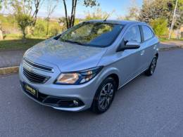 CHEVROLET - ONIX - 2016/2016 - Prata - R$ 61.000,00