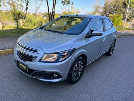 CHEVROLET - ONIX - 2016/2016 - Prata - R$ 59.000,00