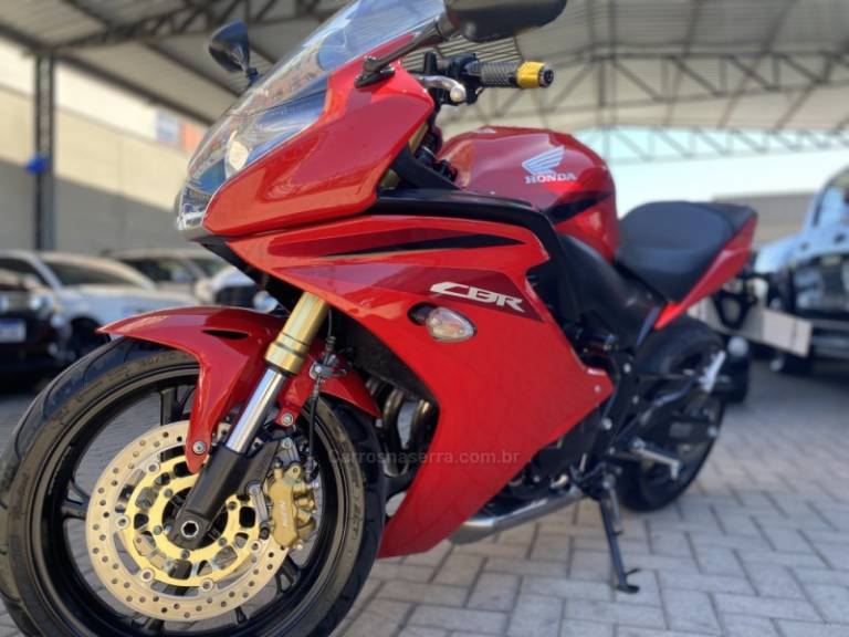 HONDA - CBR 600F - 2014/2014 - Vermelha - R$ 42.000,00