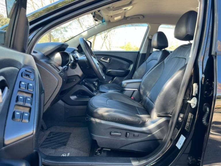 HYUNDAI - IX35 - 2011/2011 - Preta - R$ 61.000,00
