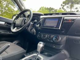 TOYOTA - HILUX - 2017/2017 - Branca - R$ 175.000,00