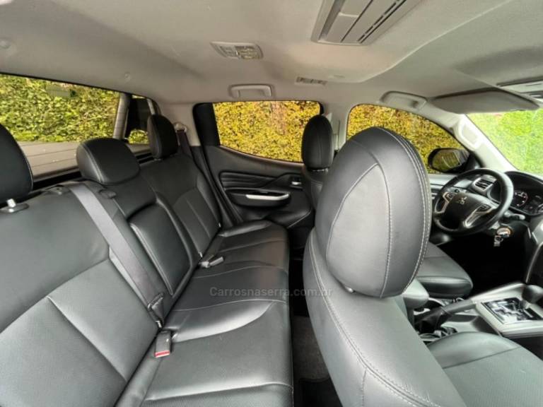 MITSUBISHI - L200 TRITON - 2023/2023 - Prata - R$ 205.000,00