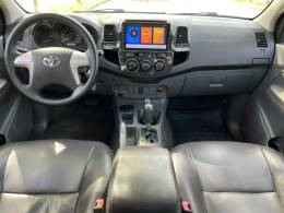 TOYOTA - HILUX - 2013/2013 - Branca - R$ 117.000,00
