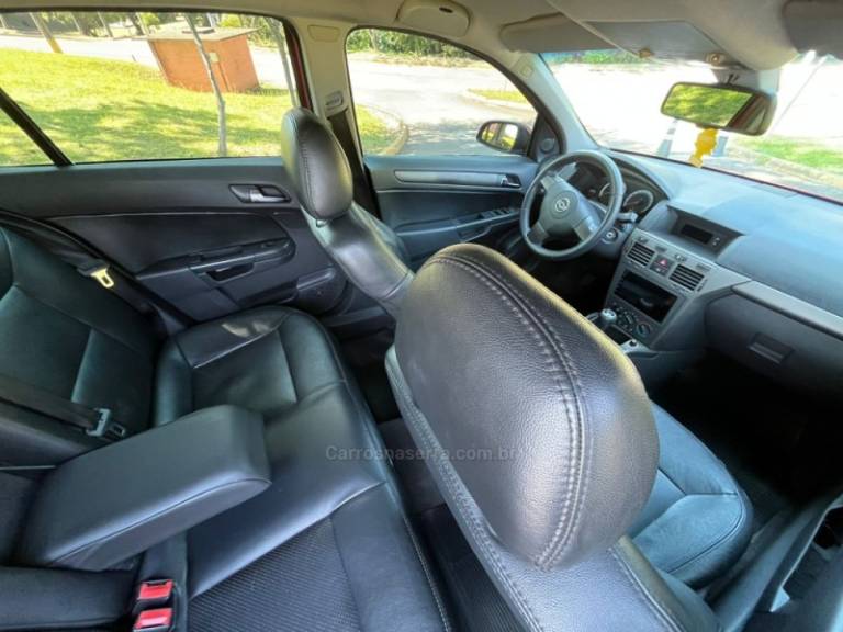 CHEVROLET - VECTRA - 2010/2010 - Vermelha - R$ 42.000,00