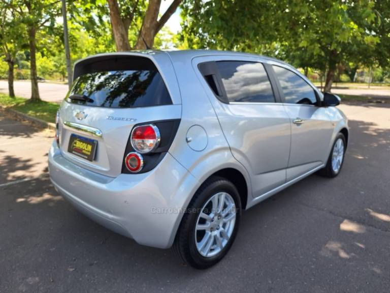 CHEVROLET - SONIC - 2013/2013 - Prata - R$ 45.000,00