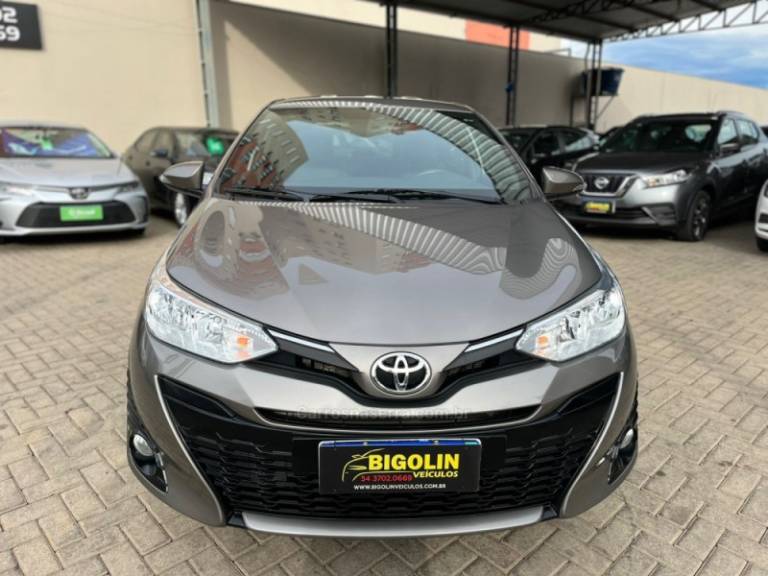 TOYOTA - YARIS - 2019/2019 - Cinza - R$ 86.000,00