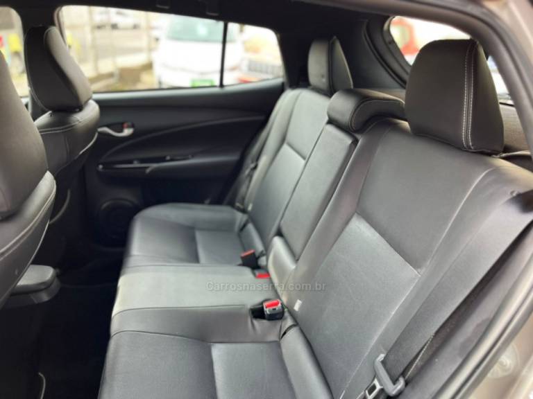 TOYOTA - YARIS - 2019/2019 - Cinza - R$ 86.000,00