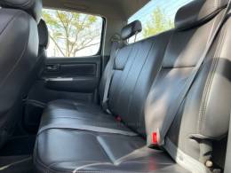 TOYOTA - HILUX - 2013/2013 - Branca - R$ 117.000,00