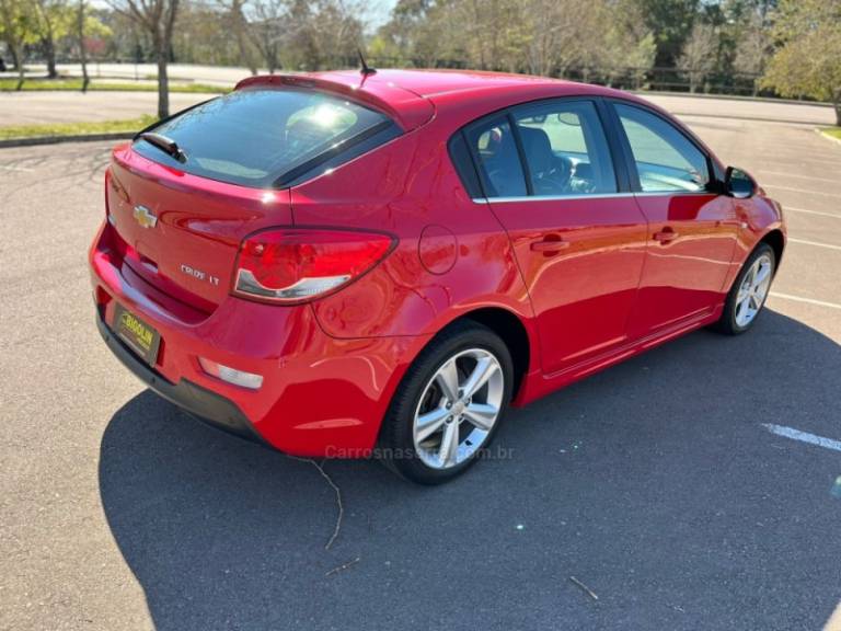 CHEVROLET - CRUZE - 2015/2015 - Vermelha - R$ 68.000,00