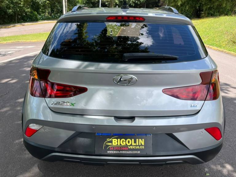 HYUNDAI - HB20X - 2020/2020 - Prata - R$ 84.000,00