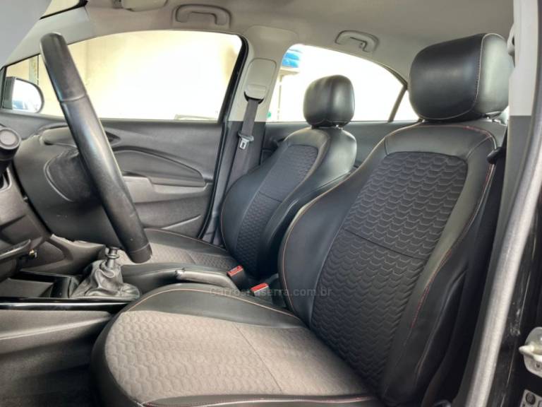 CHEVROLET - ONIX - 2018/2018 - Preta - R$ 65.000,00