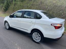 FIAT - SIENA - 2015/2015 - Branca - R$ 44.000,00