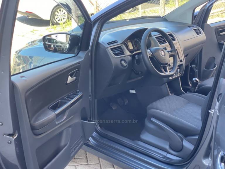 VOLKSWAGEN - FOX - 2019/2019 - Cinza - R$ 64.000,00