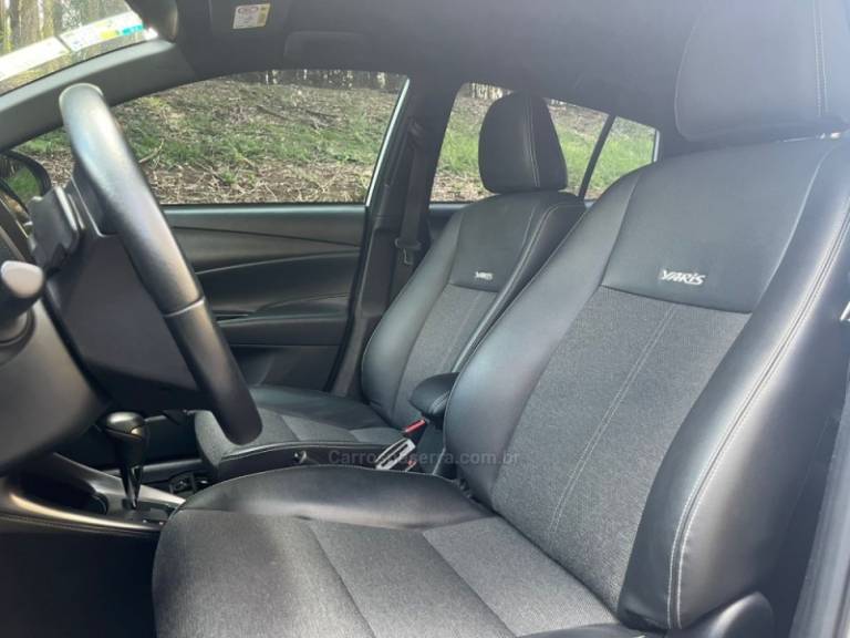 TOYOTA - YARIS - 2025/2025 - Branca - R$ 113.000,00
