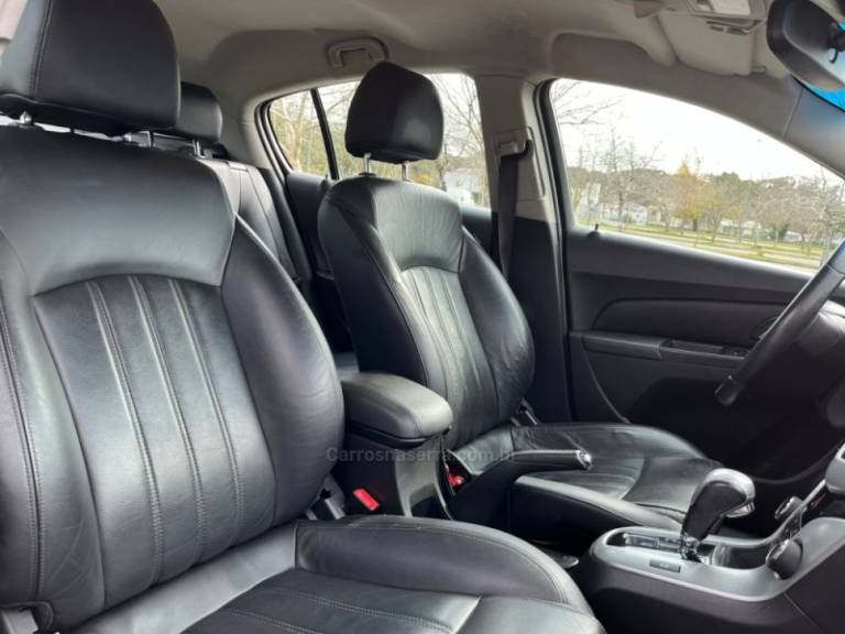 CHEVROLET - CRUZE - 2015/2015 - Vermelha - R$ 68.000,00