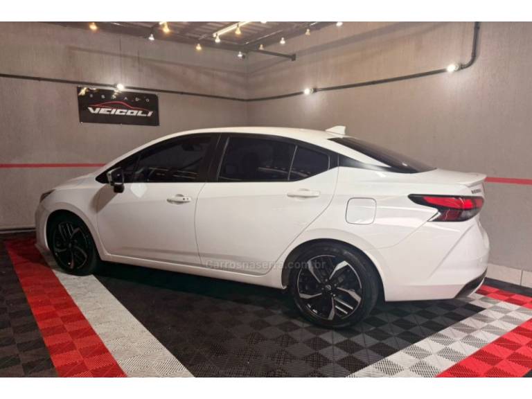 NISSAN - VERSA - 2024/2024 - Branca - R$ 109.000,00