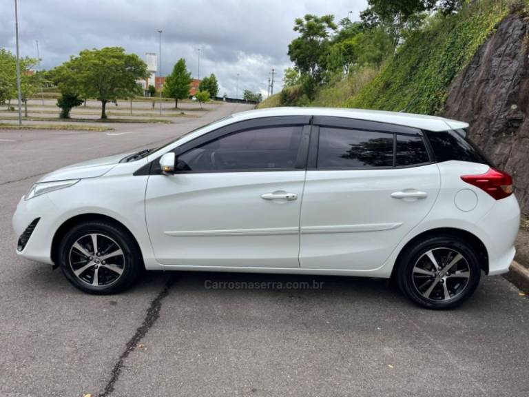 TOYOTA - YARIS - 2019/2019 - Branca - R$ 79.000,00