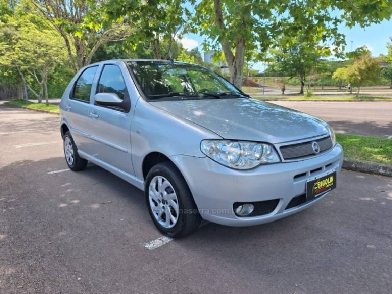 FIAT - PALIO - 2005/2005 - Prata - R$ 25.000,00