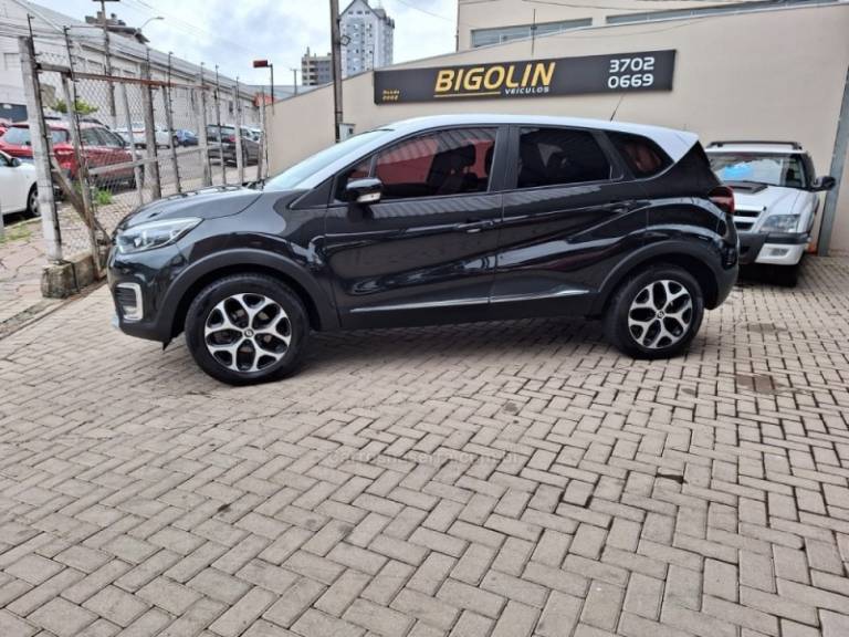 RENAULT - CAPTUR - 2020/2020 - Preta - R$ 83.000,00