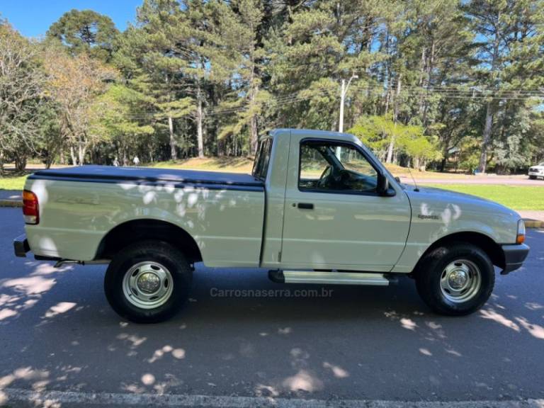 FORD - RANGER - 2000/2000 - Branca - R$ 65.000,00