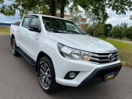 TOYOTA - HILUX - 2017/2017 - Branca - R$ 175.000,00
