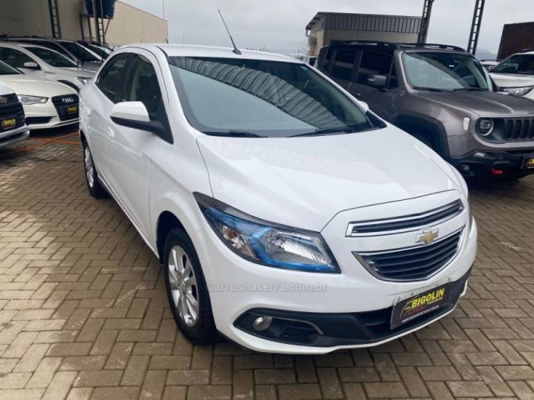 CHEVROLET - PRISMA - 2015/2015 - Branca - R$ 55.000,00