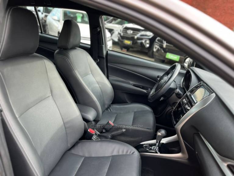 TOYOTA - YARIS - 2019/2019 - Cinza - R$ 86.000,00