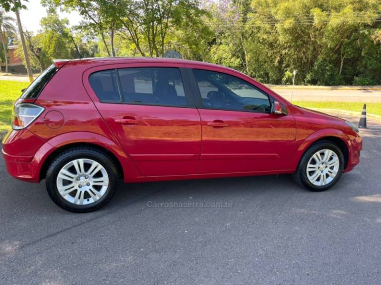 CHEVROLET - VECTRA - 2010/2010 - Vermelha - R$ 42.000,00