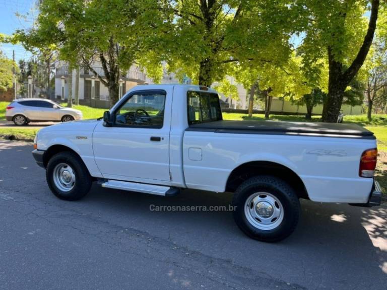 FORD - RANGER - 2000/2000 - Branca - R$ 65.000,00
