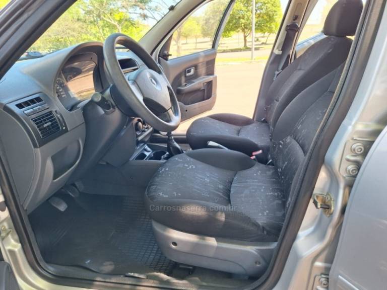 FIAT - PALIO - 2005/2005 - Prata - R$ 25.000,00
