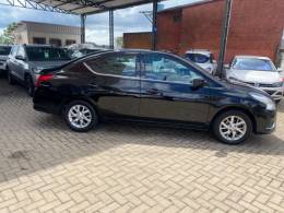 NISSAN - VERSA - 2017/2017 - Preta - R$ 58.000,00