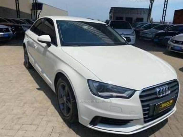 AUDI - A3 - 2015/2015 - Branca - R$ 80.000,00