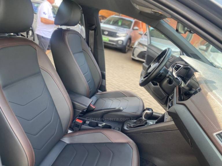 VOLKSWAGEN - VIRTUS - 2023/2023 - Cinza - R$ 115.000,00