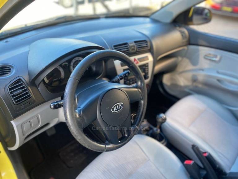 KIA MOTORS - PICANTO - 2011/2011 - Amarela - R$ 30.000,00