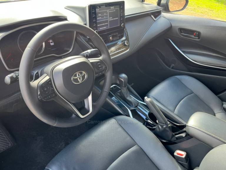 TOYOTA - COROLLA - 2021/2021 - Preta - R$ 125.000,00