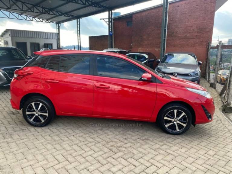 TOYOTA - YARIS - 2019/2019 - Vermelha - R$ 79.000,00