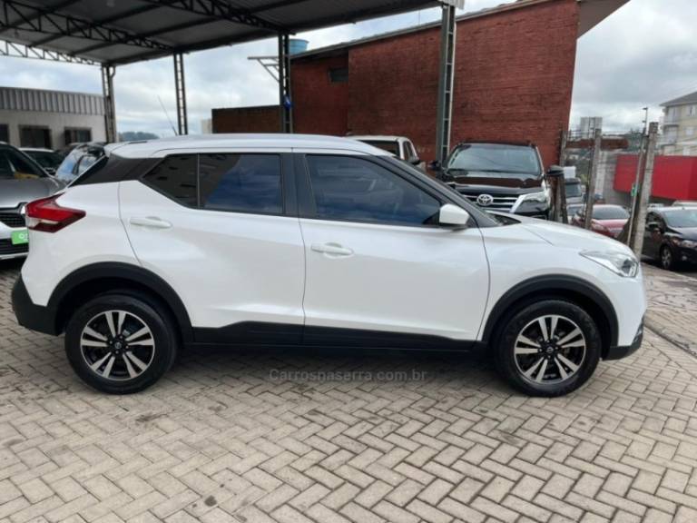 NISSAN - KICKS - 2019/2019 - Branca - R$ 85.000,00