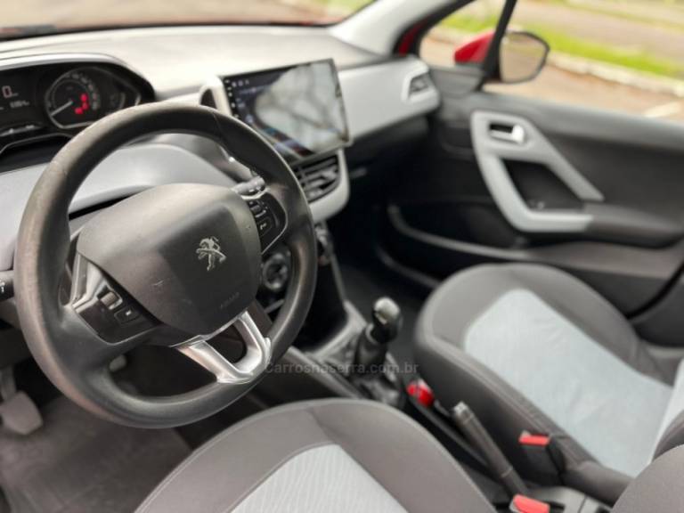 PEUGEOT - 208 - 2015/2015 - Vermelha - R$ 43.000,00