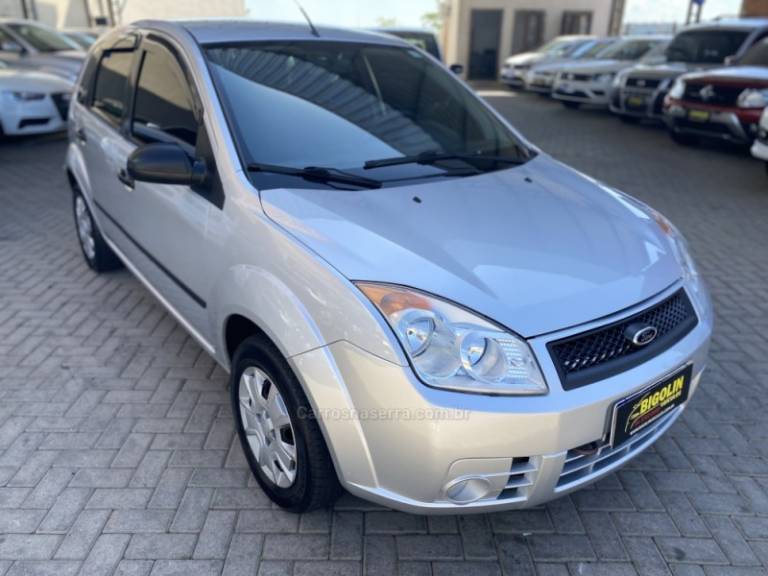 FORD - FIESTA - 2008/2008 - Prata - R$ 23.000,00