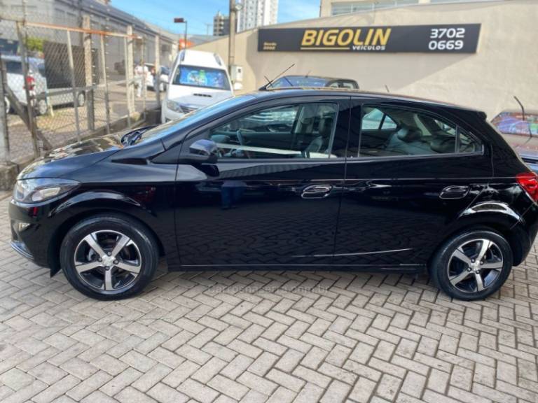 CHEVROLET - ONIX - 2018/2018 - Preta - R$ 65.000,00