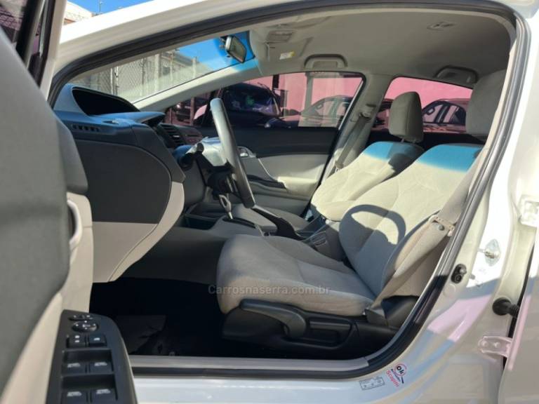 HONDA - CIVIC - 2016/2016 - Branca - R$ 79.000,00