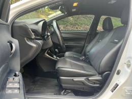TOYOTA - YARIS - 2025/2025 - Branca - R$ 113.000,00