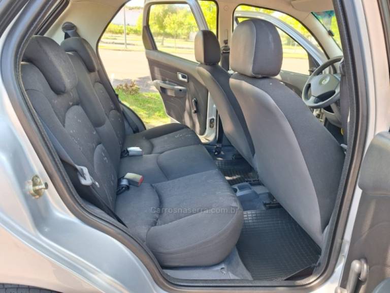 FIAT - PALIO - 2005/2005 - Prata - R$ 25.000,00