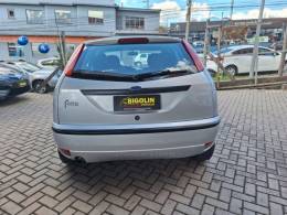 FORD - FOCUS - 2005/2005 - Prata - R$ 26.000,00