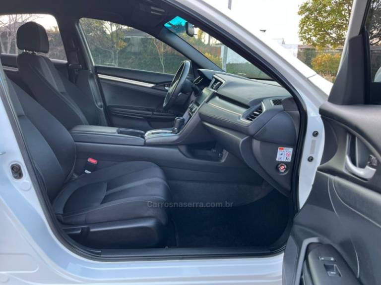 HONDA - CIVIC - 2021/2021 - Branca - R$ 124.000,00