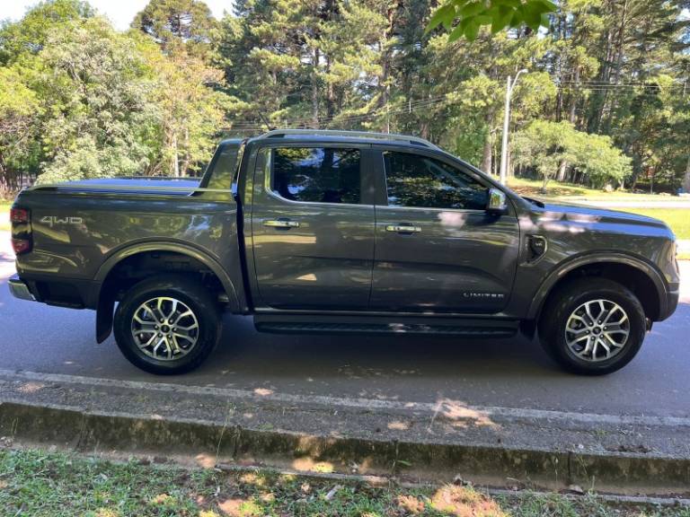 FORD - RANGER - 2025/2025 - Cinza - R$ 310.000,00