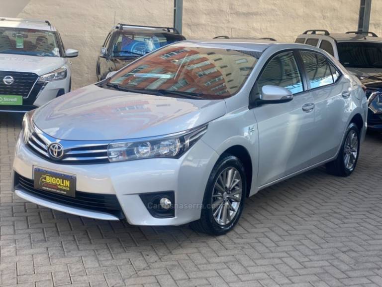 TOYOTA - COROLLA - 2016/2016 - Prata - R$ 90.000,00